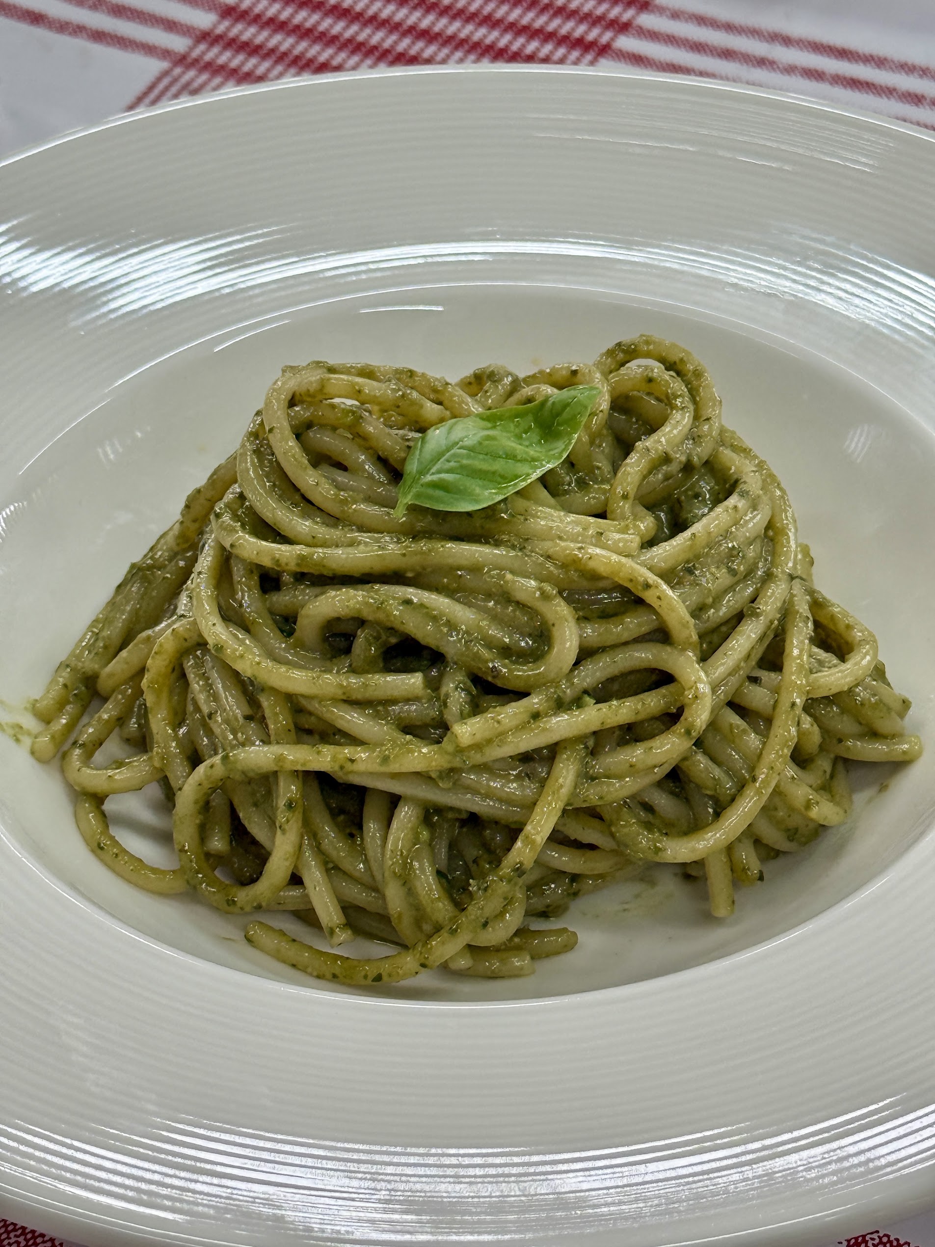 Linguine al pesto Genovese