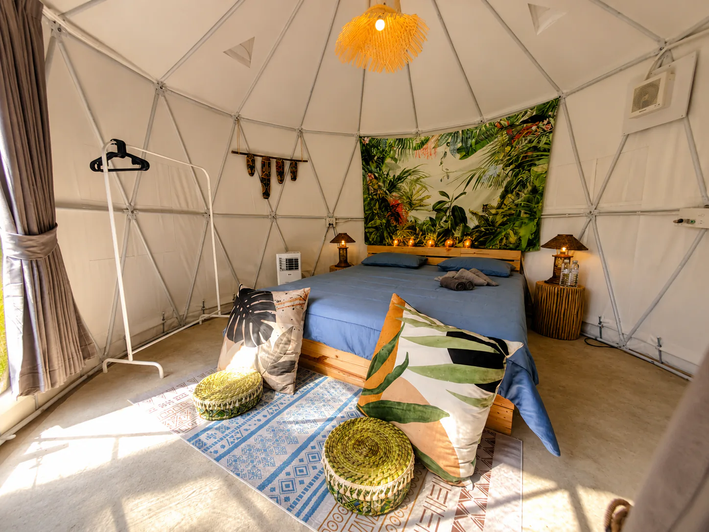 ภายในเยิร์ตที่ Vanara Retreat